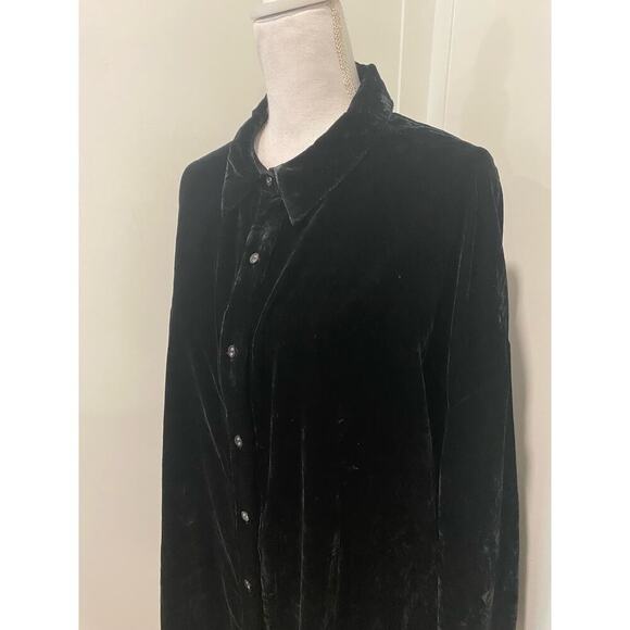 Favorite Daughter The Velvet Ex-Boyfriend Button-Down Shirt in Black - Picture 8 of 10